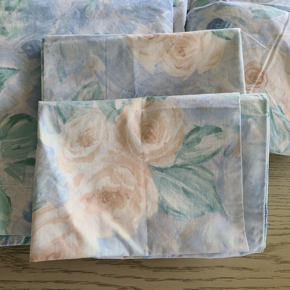 4 PC. SHEET SET SHABBY CHIC DOUBLE FLAT FITTED PILLOWCASES BLUE ROSES VTG New - Picture 1 of 11